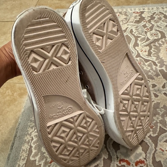 All star Converse women size US 7 - Picture 3 of 9